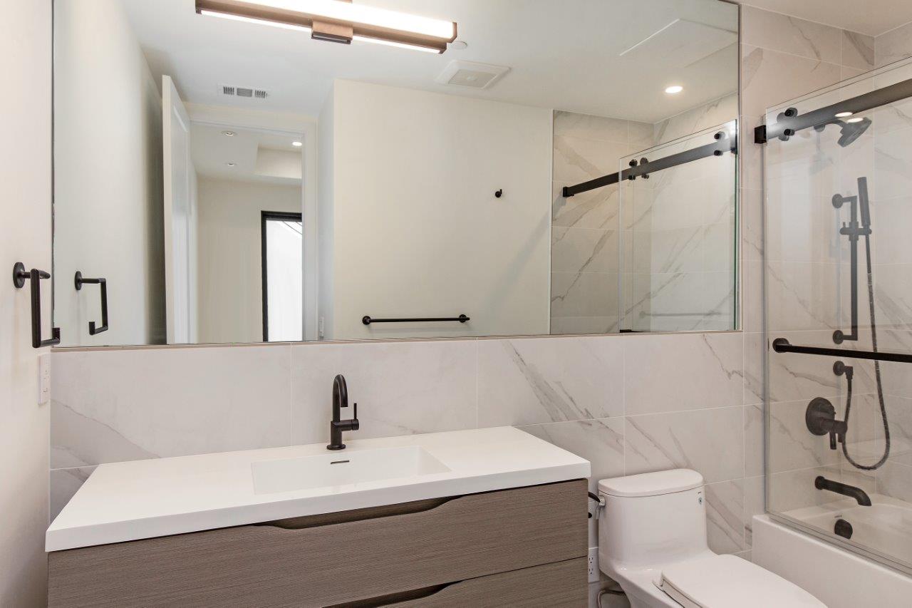 Palo Alto custom home — bathroom