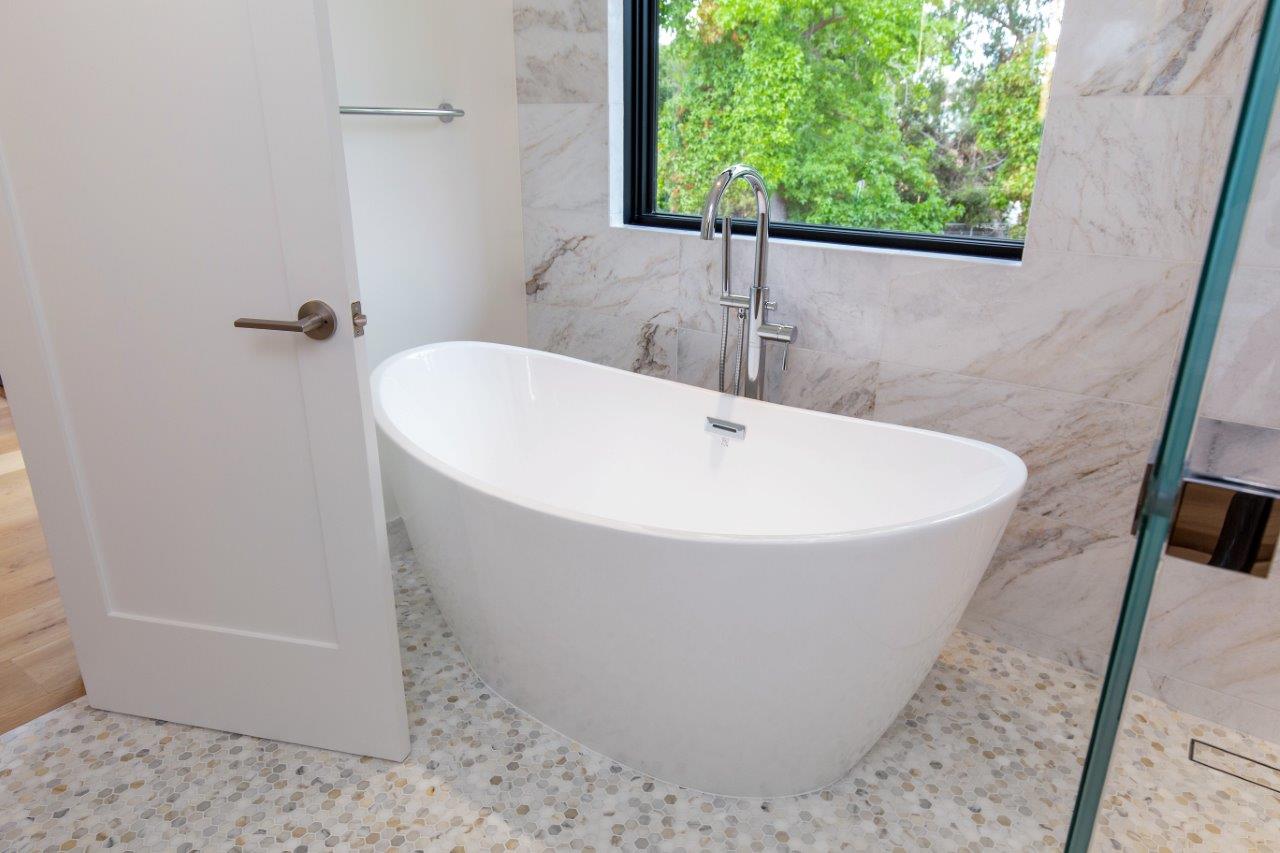 Palo Alto custom home — primary bathroom