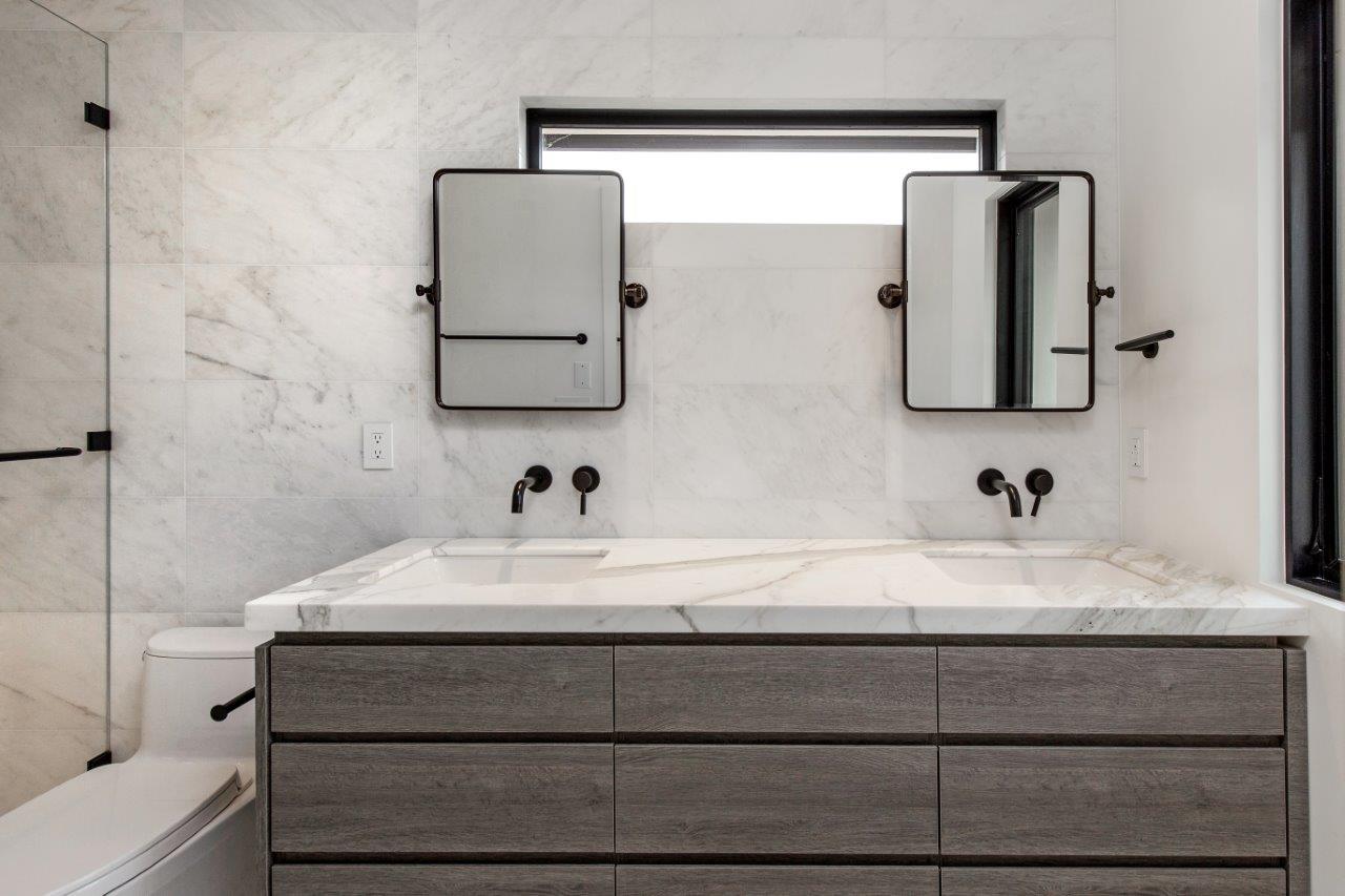 Palo Alto custom home — primary bathroom