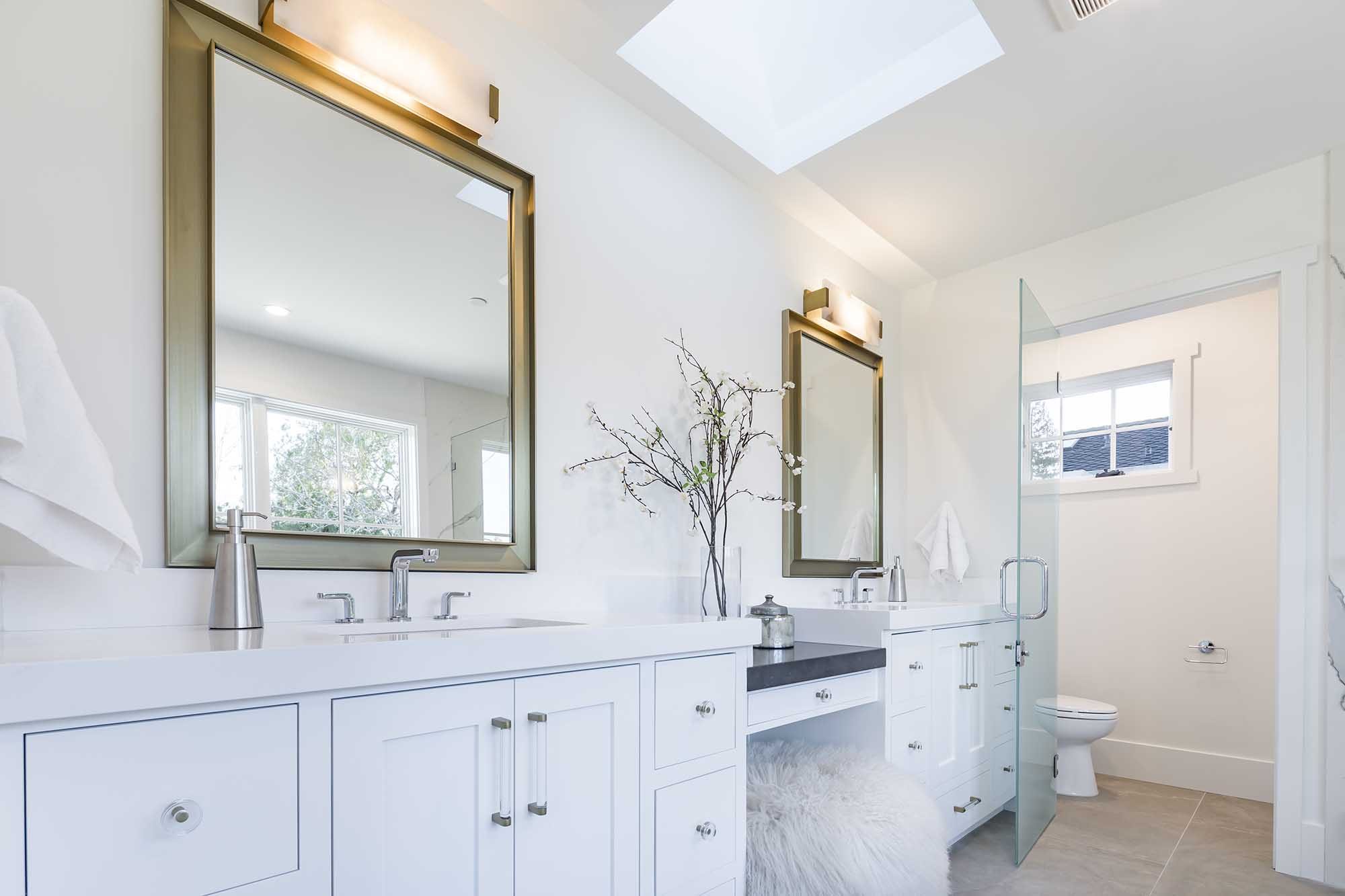 Saratoga modern farmhouse — primary bathroom