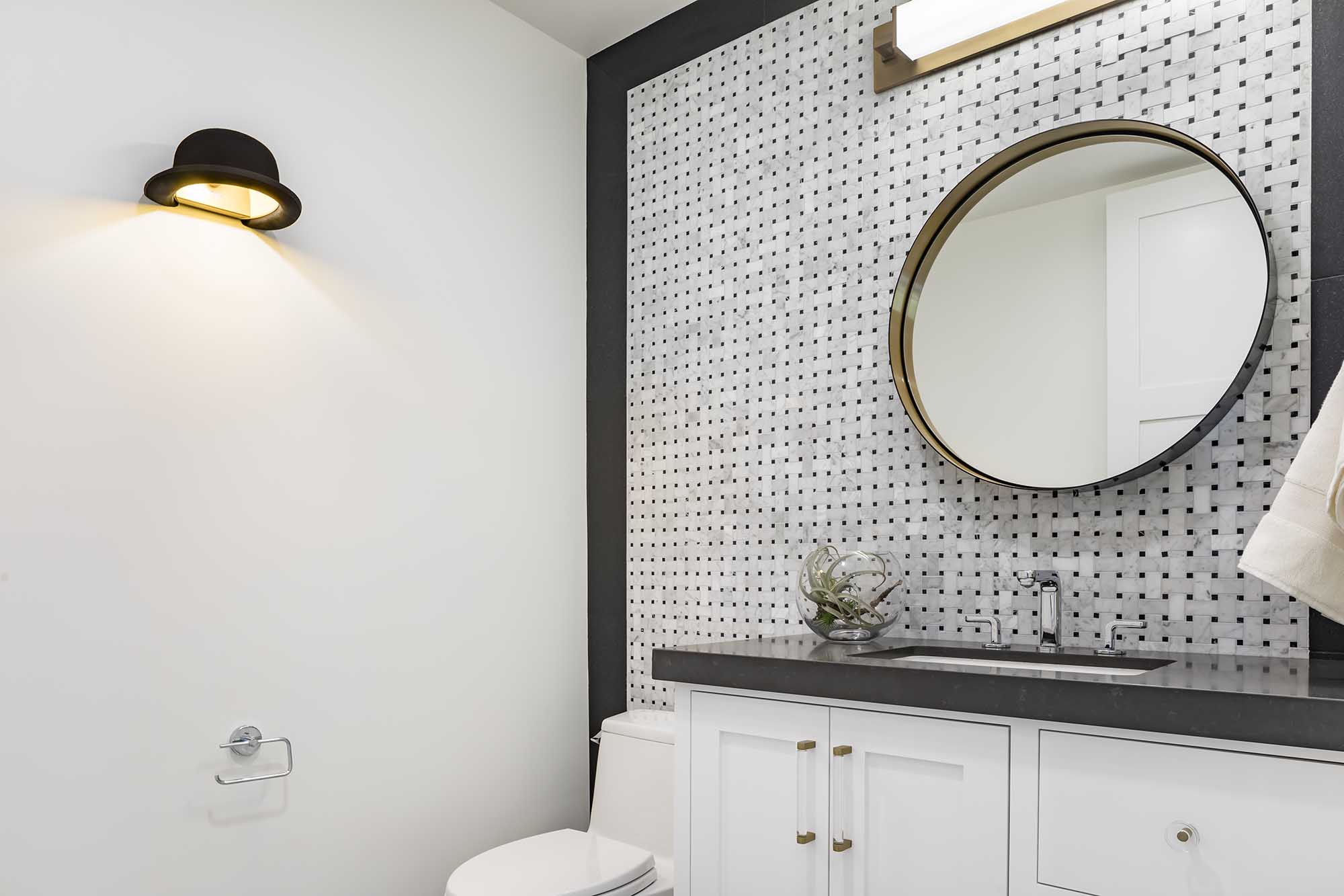 Saratoga modern farmhouse — bathroom